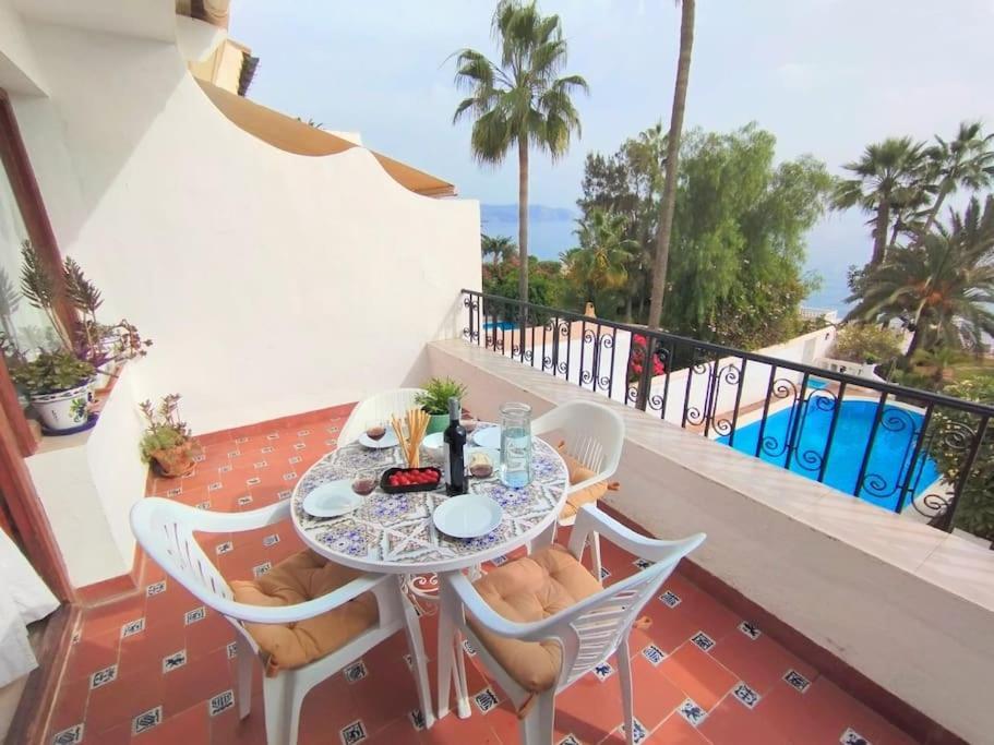 Beautiful 2 Bedroom In Calle Carabeo, Nerja Exterior photo